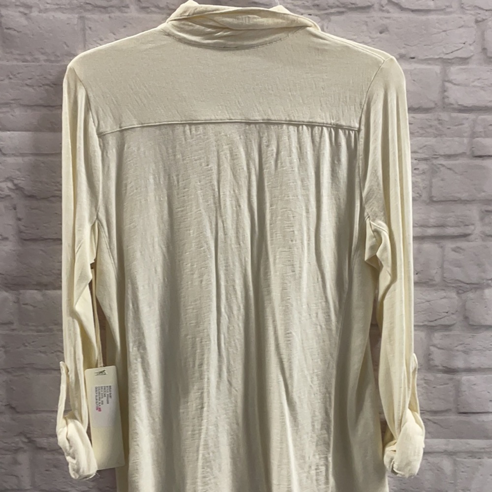 Button down top - Picture 4 of 4